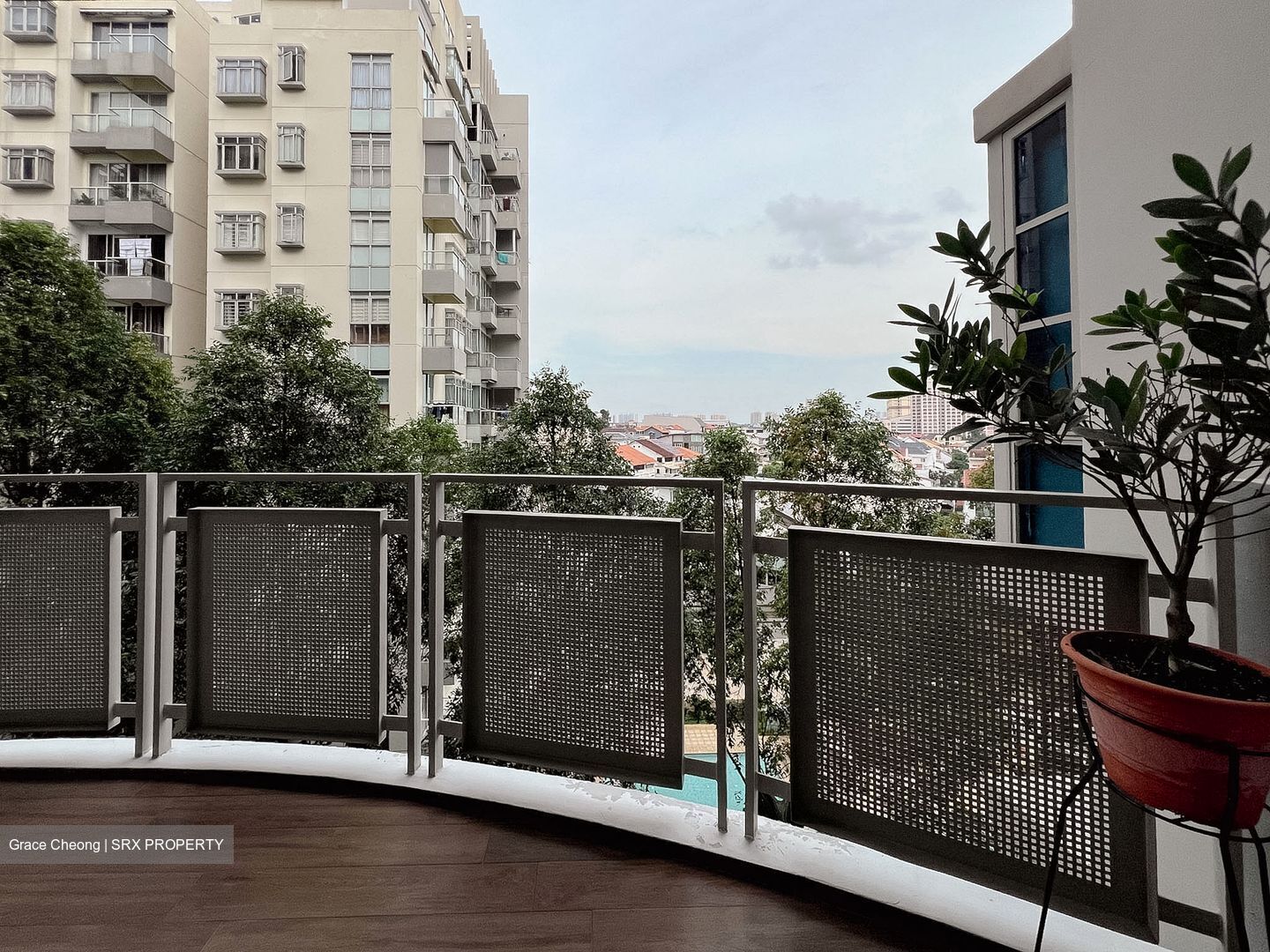 Starville (D14), Condominium #565034291
